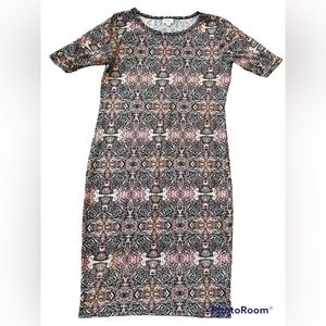 Gorgeous LuLaRoe Julia dress. Like new! Size M.